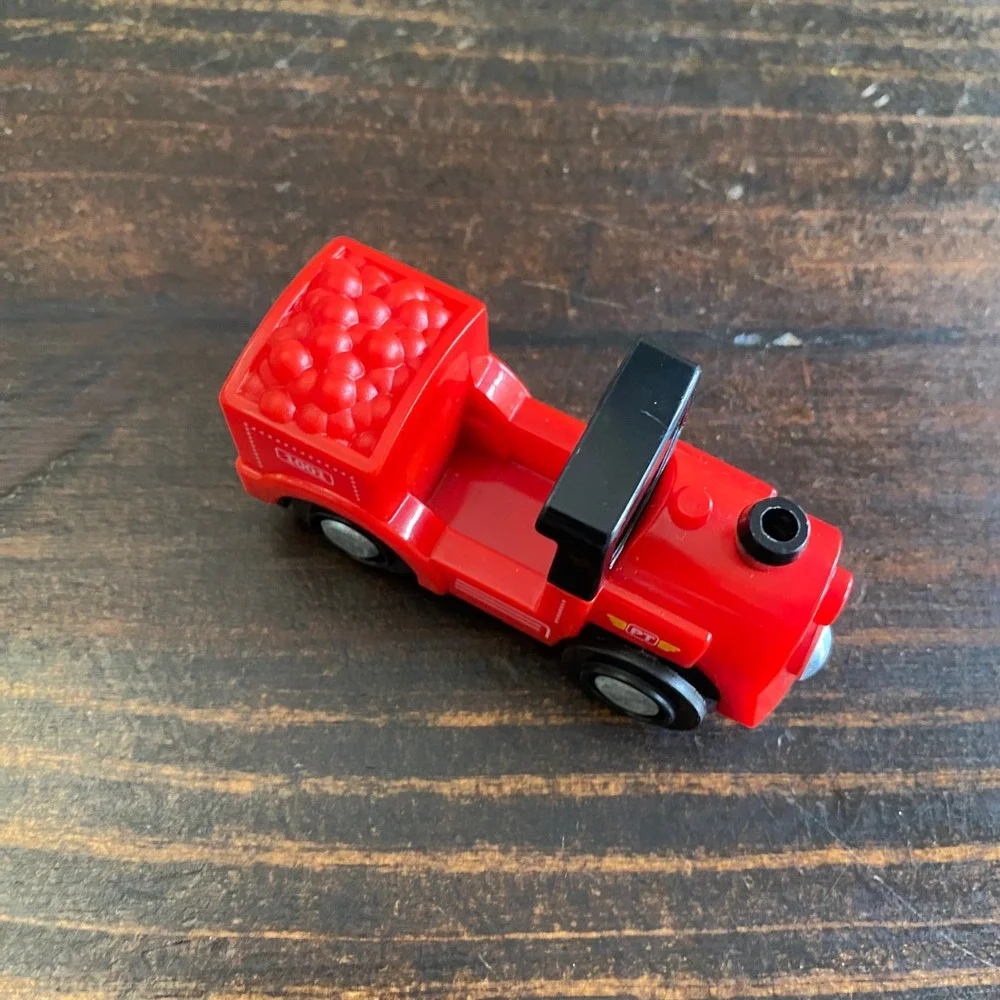Red Steam Engine Train Toy Magnetic Connector Railway Kids Toy